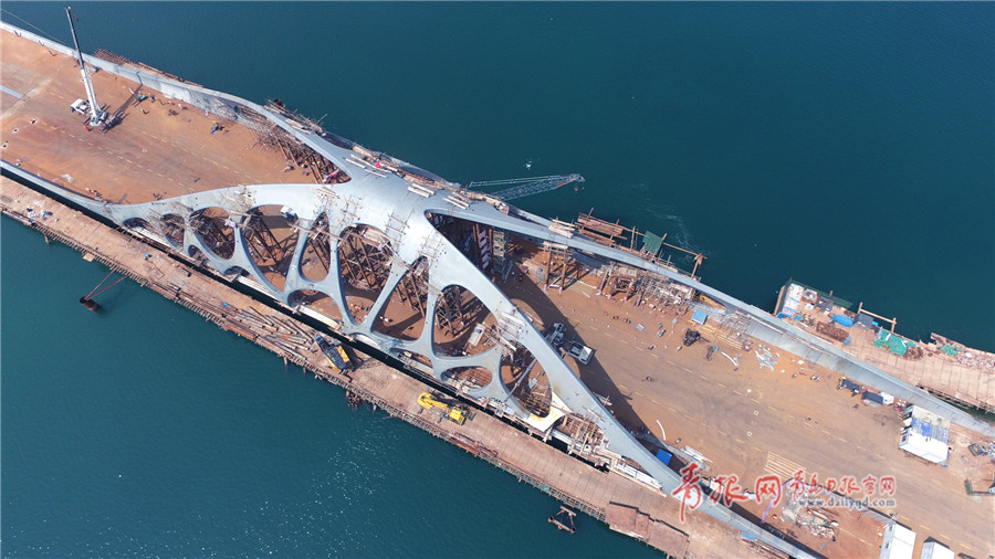 再探珊瑚贝连岛桥施工进展：7月底将竣工通车