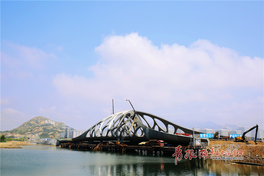 再探珊瑚贝连岛桥施工进展：7月底将竣工通车