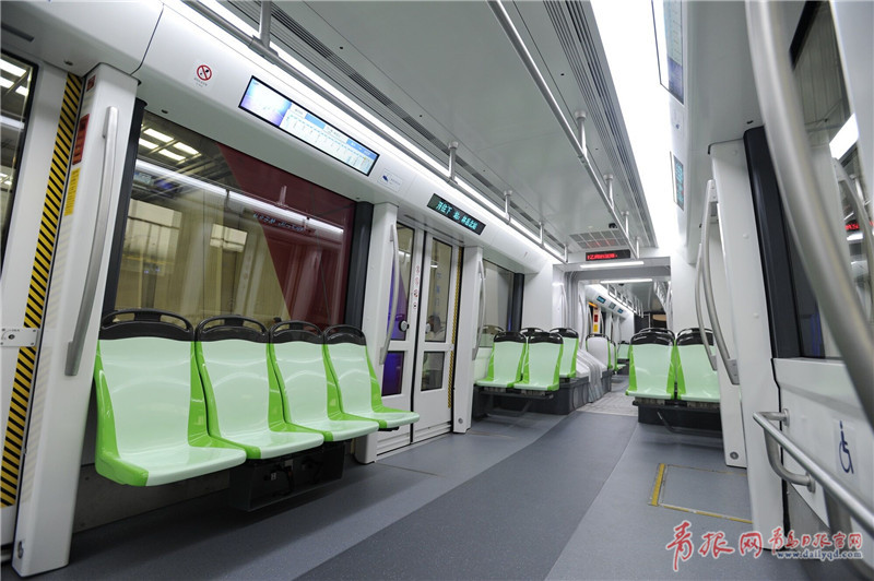 抢先看!全球首列自动驾驶有轨电车青岛下线 抢先看!全球首列自动驾驶有轨电车青岛下线