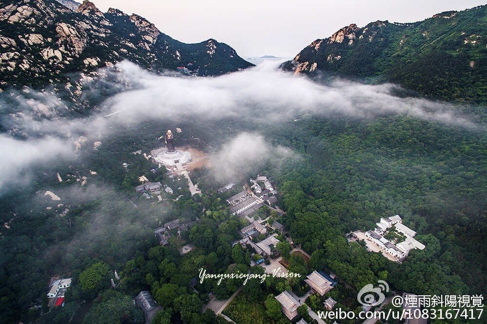 高清:航拍崂山太清宫岩幽谷深 老子像呼之欲出