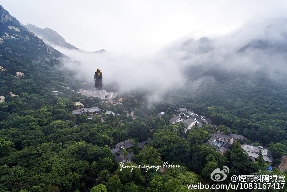 高清:航拍崂山太清宫岩幽谷深 老子像呼之欲出