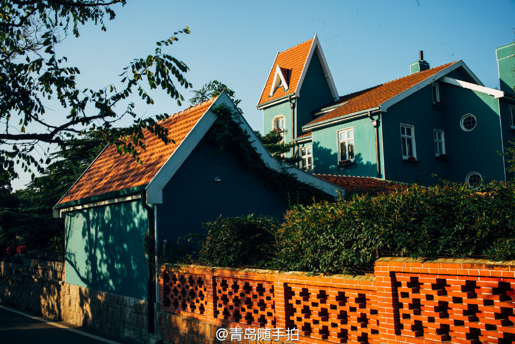 实拍八大关公主楼绝美秋景 神秘浪漫惹人醉 实拍八大关公主楼绝美秋景 神秘浪漫惹人醉