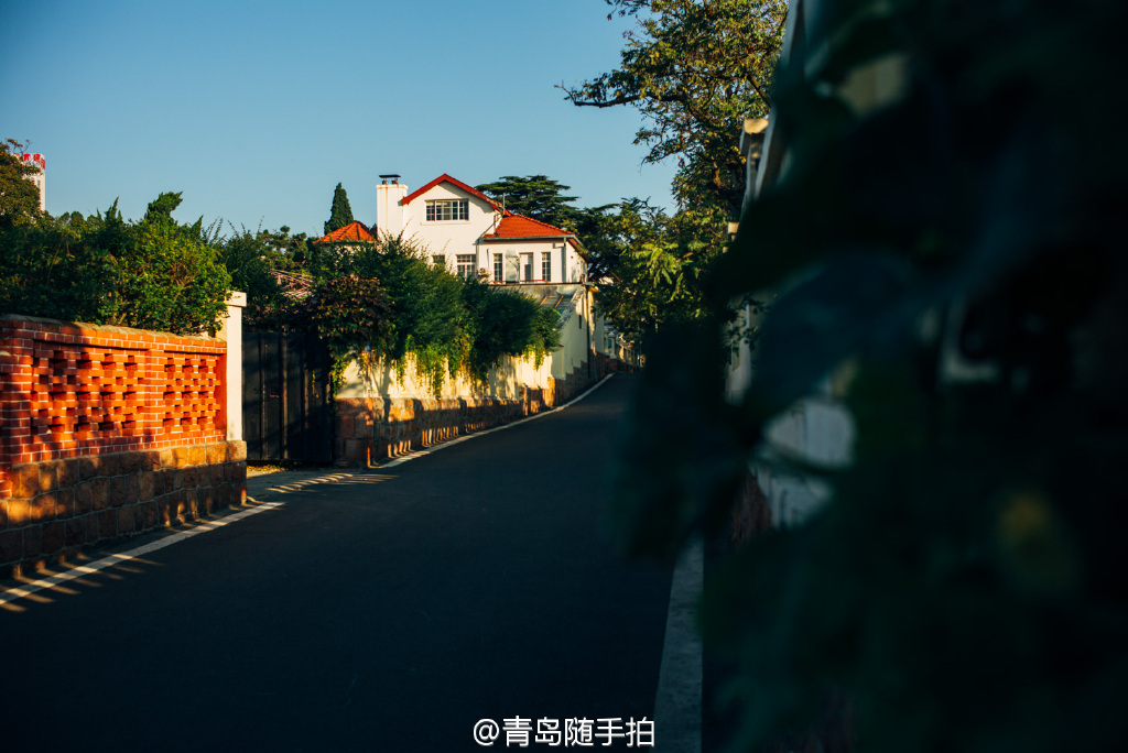 实拍八大关公主楼绝美秋景 神秘浪漫惹人醉 实拍八大关公主楼绝美秋景 神秘浪漫惹人醉