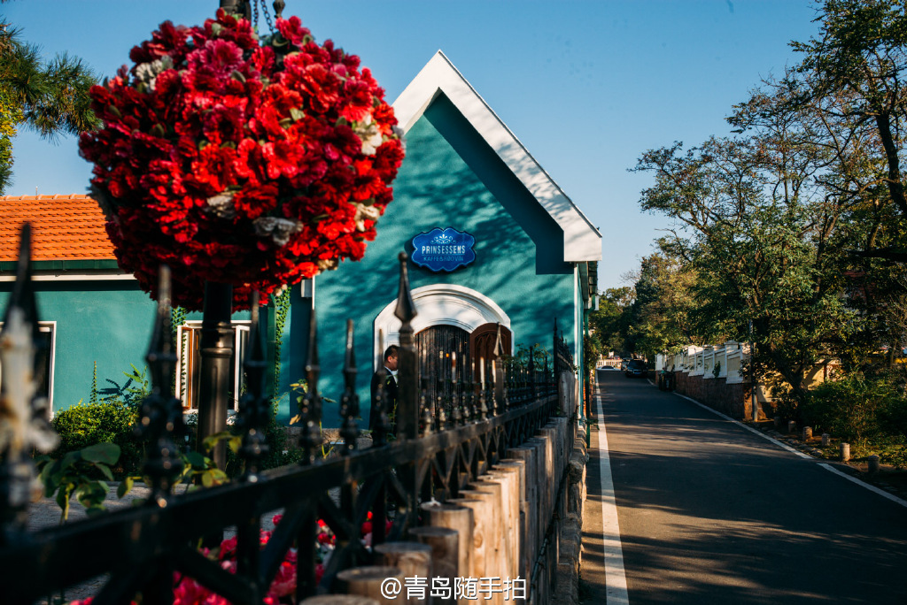 实拍八大关公主楼绝美秋景 神秘浪漫惹人醉 实拍八大关公主楼绝美秋景 神秘浪漫惹人醉