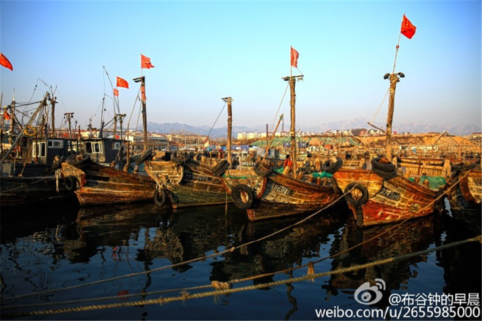 初冬沙子口海鲜码头景色怡人 渔船飘荡霞光妖娆
