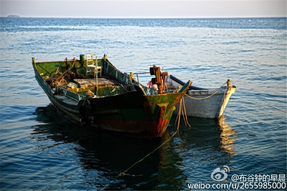 初冬沙子口海鲜码头景色怡人 渔船飘荡霞光妖娆
