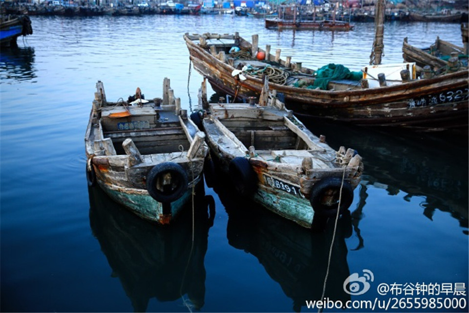 初冬沙子口海鲜码头景色怡人 渔船飘荡霞光妖娆
