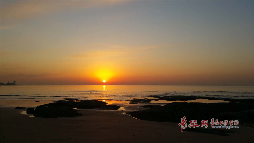 今天，晨曦中的青岛海滨美爆了！
