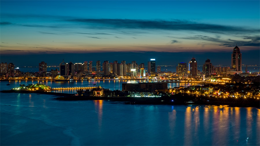 青岛绝美夜景大片来袭 灯火璀璨美轮美奂