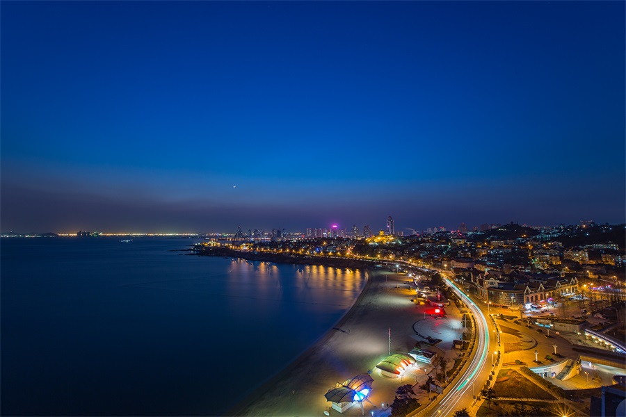 青岛绝美夜景大片来袭 灯火璀璨美轮美奂
