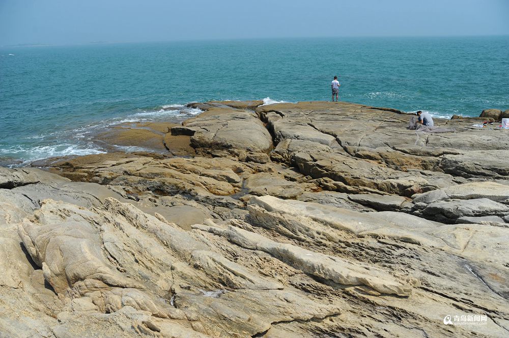 高清:这里是青岛最安静的海 旺季也鲜见游人