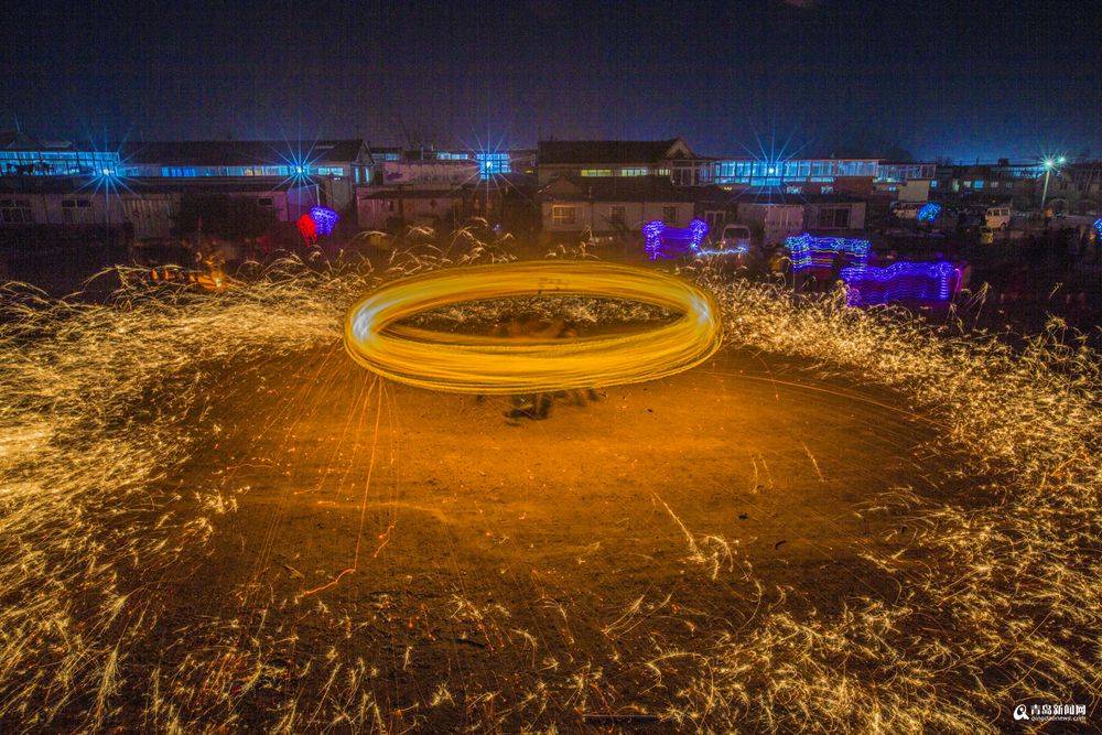 正月十六，红岛邵哥庄“拎淋花”大秀热闹上演